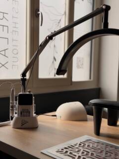 💅Espace OnglerieUn lieu chaleureux où l’on prend soin de vous, comme à maison… avec une touche d’élégance✨✔️Manucure
✔️Soin des mains
✔️Vernis semi-permanent
✔️2 tables au rez-de-chaussée + 2 tables à l’étageIci, chaque cliente est unique et chaque moment compte🤍#zenetrelax #semipermanent #onglerie #beautedesmains #institutdebeaute