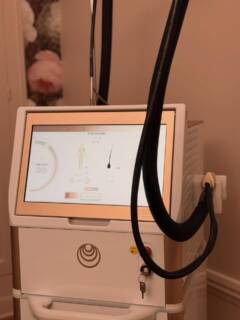 ✨Dites adieu aux poils indésirables et bonjour à une peau douce durablement✨Dans notre institut, nous utilisons la technologie d’épilation laser de chez Contour Paris pour des résultats efficaces, sûrs et adaptés à votre peau.✔️Réduction durable de la pilosité
✔️Technologie performante et confortable
✔️Diagnostic personnalisé avant chaque séance❄️Son + ? Un générateur d’air froid jusqu’à -30°C pour un maximum de confort et une sensation de douleur réduite pendant la séance !Offrez-vous la liberté d’une peau lisse toute l’année💫🗓️Réservez vite votre bilan !#epilationlaser #peaudouce #institutbeaute #contourparis #fismes